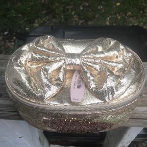 Gold Victoria’s Secret Makeup Bag 💛🧡